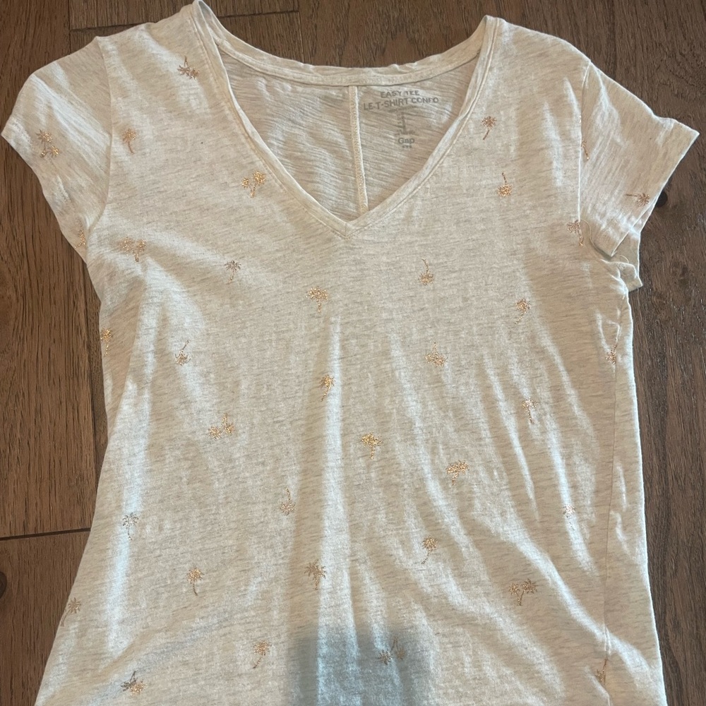 Women’s GAP V Neck Tshirt